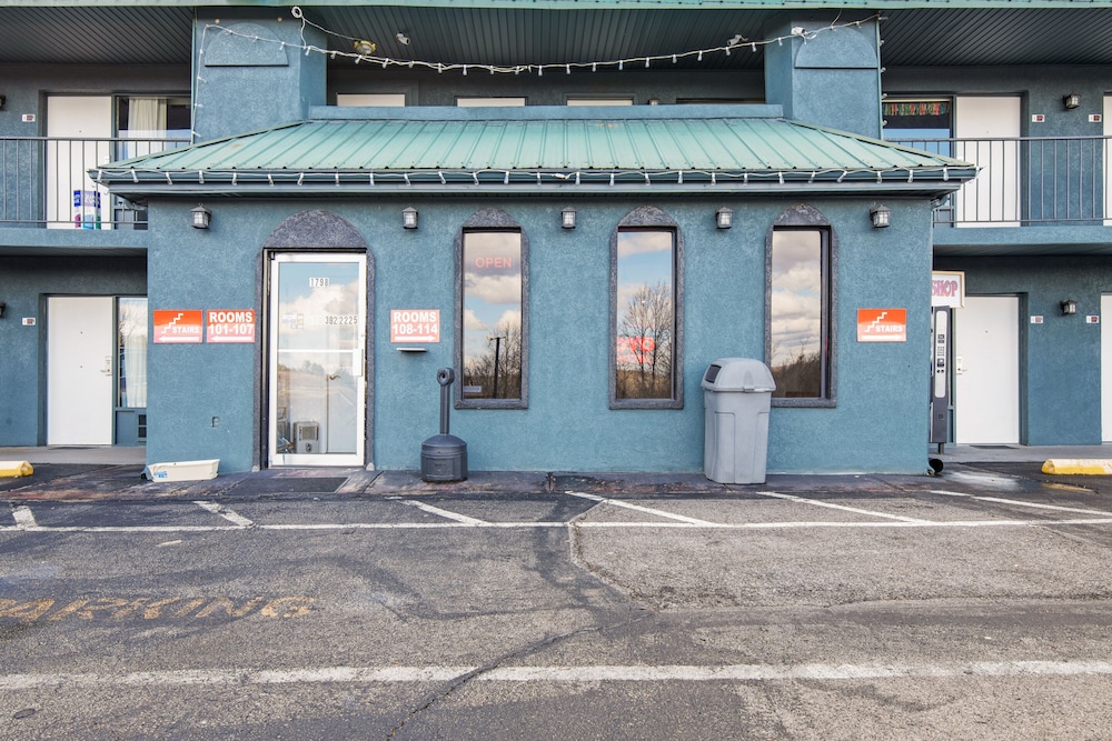 OYO Hotel Mt Vernon KY I 75 3/35