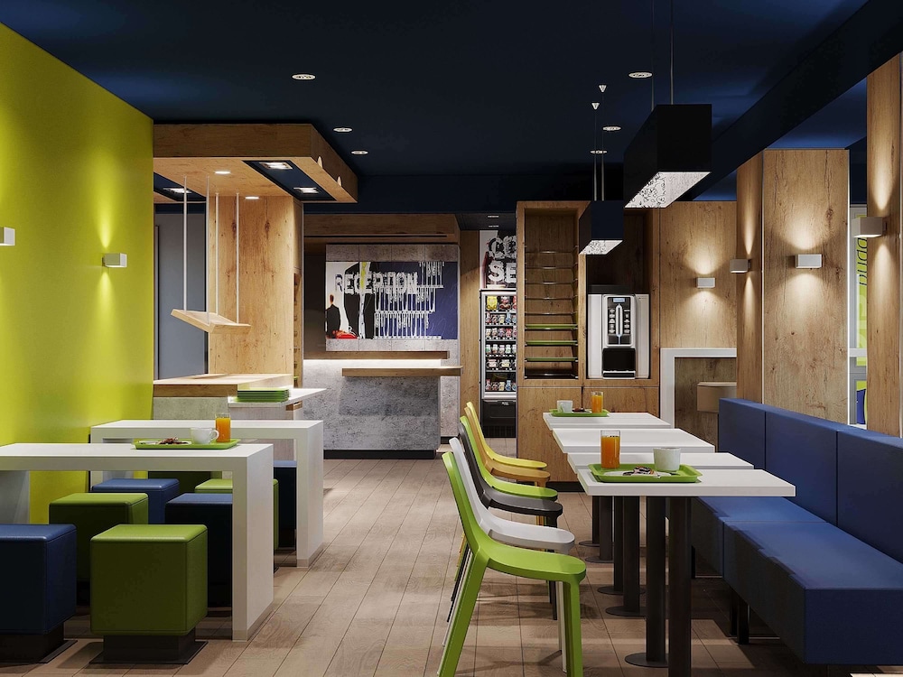 Ibis Budget Poitiers Nord Futuroscope 55/71