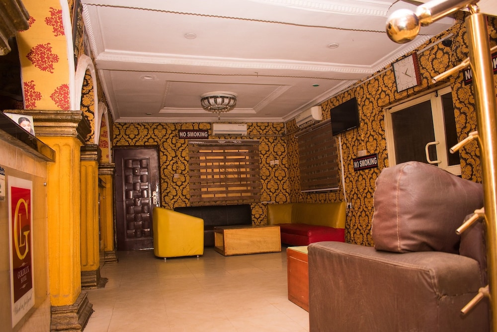 Goldlux Hotel 16/22