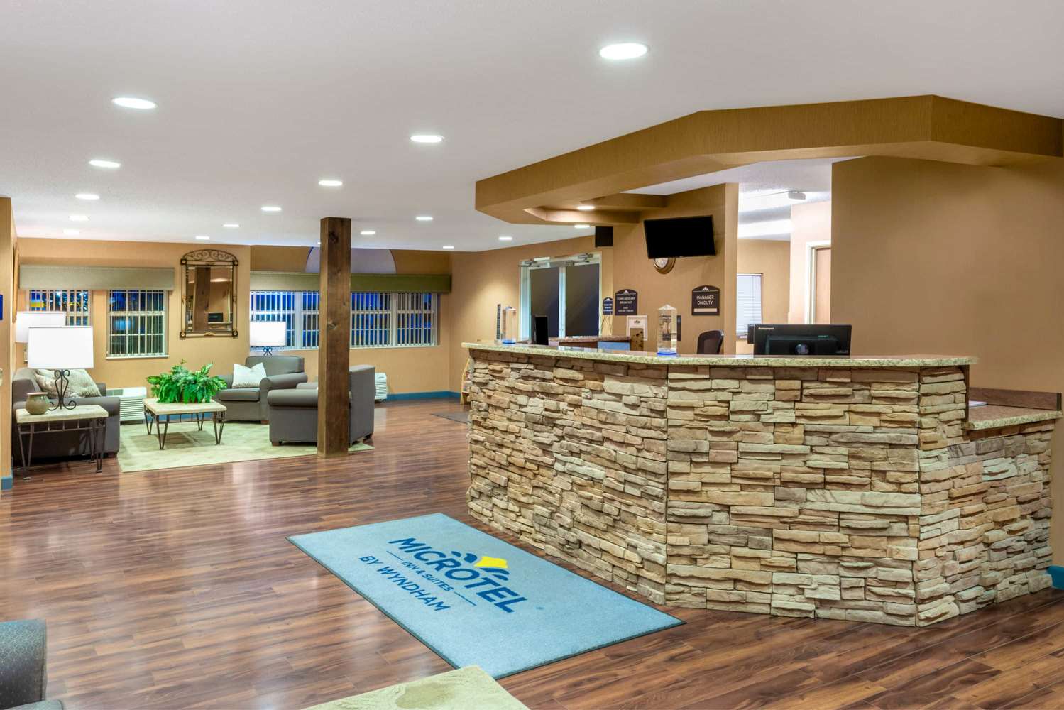 Microtel Inn & Suites by Wyndham Raton 4/21