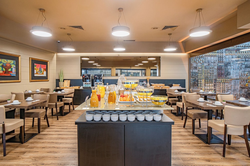 restaurant cafeteria