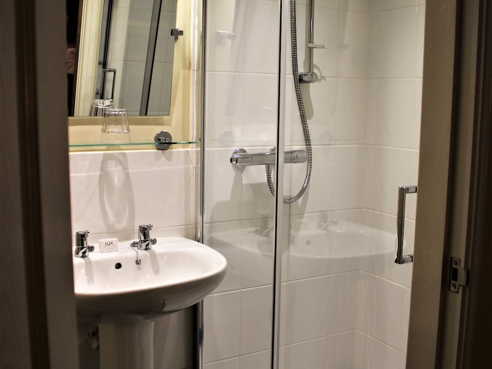 The Winchmore Hotel 42/46