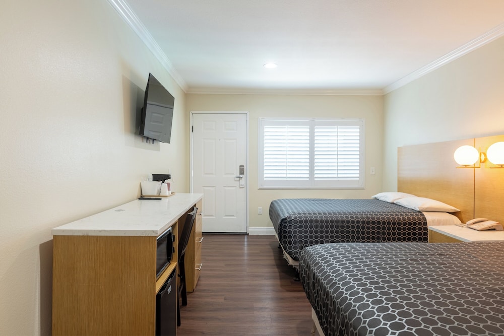 Hollywood City Inn 31/60
