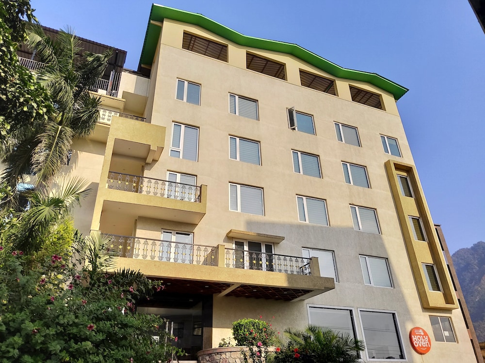 Holy River Hotel 3/47