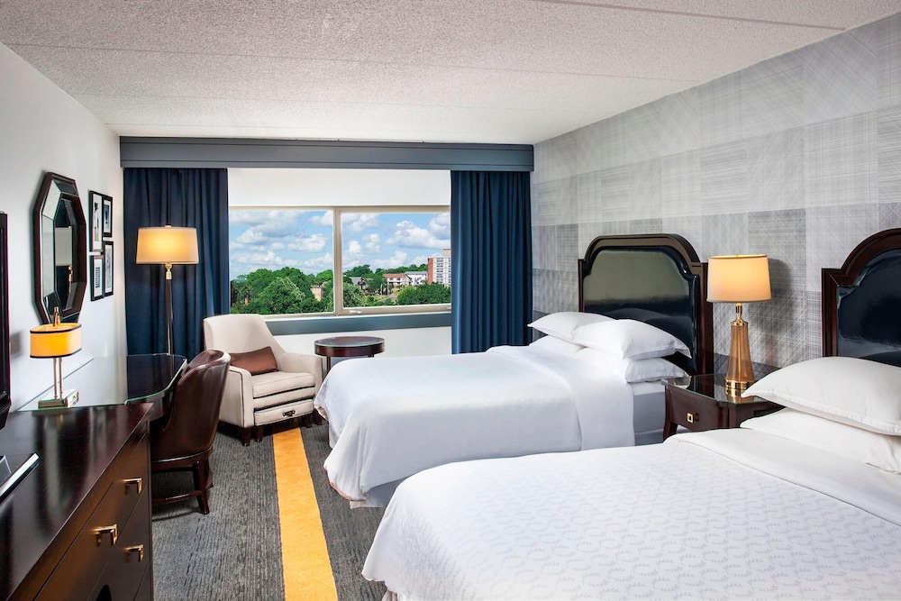 Room at Sheraton Syracuse University Hotel &amp; Conference Center, SYRACUSE - NY