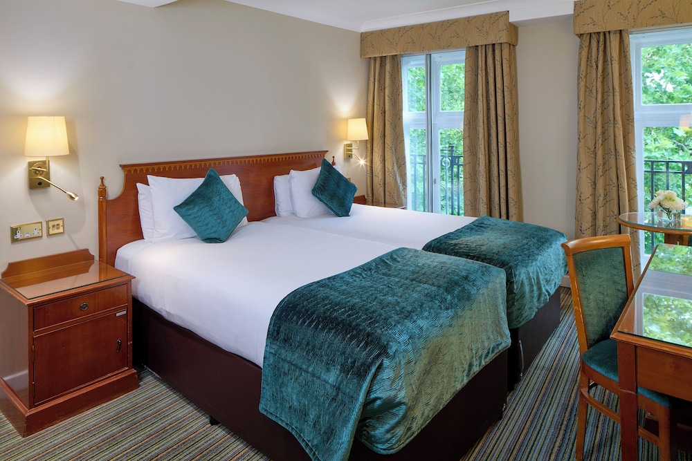 CLASSIC, TWIN BEDS