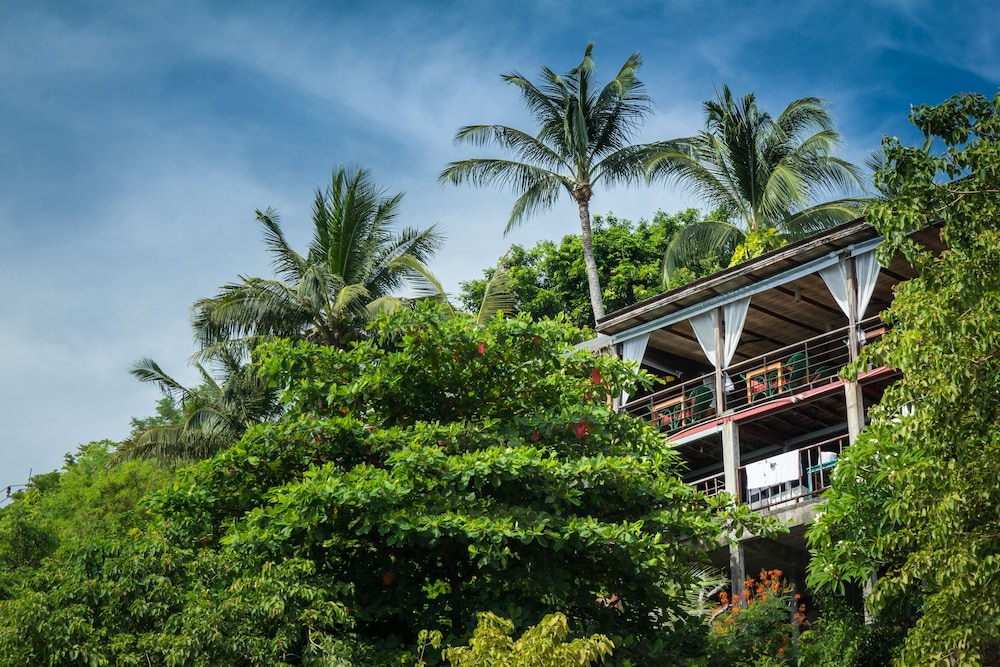 Boujis Boutique Resort 46/50