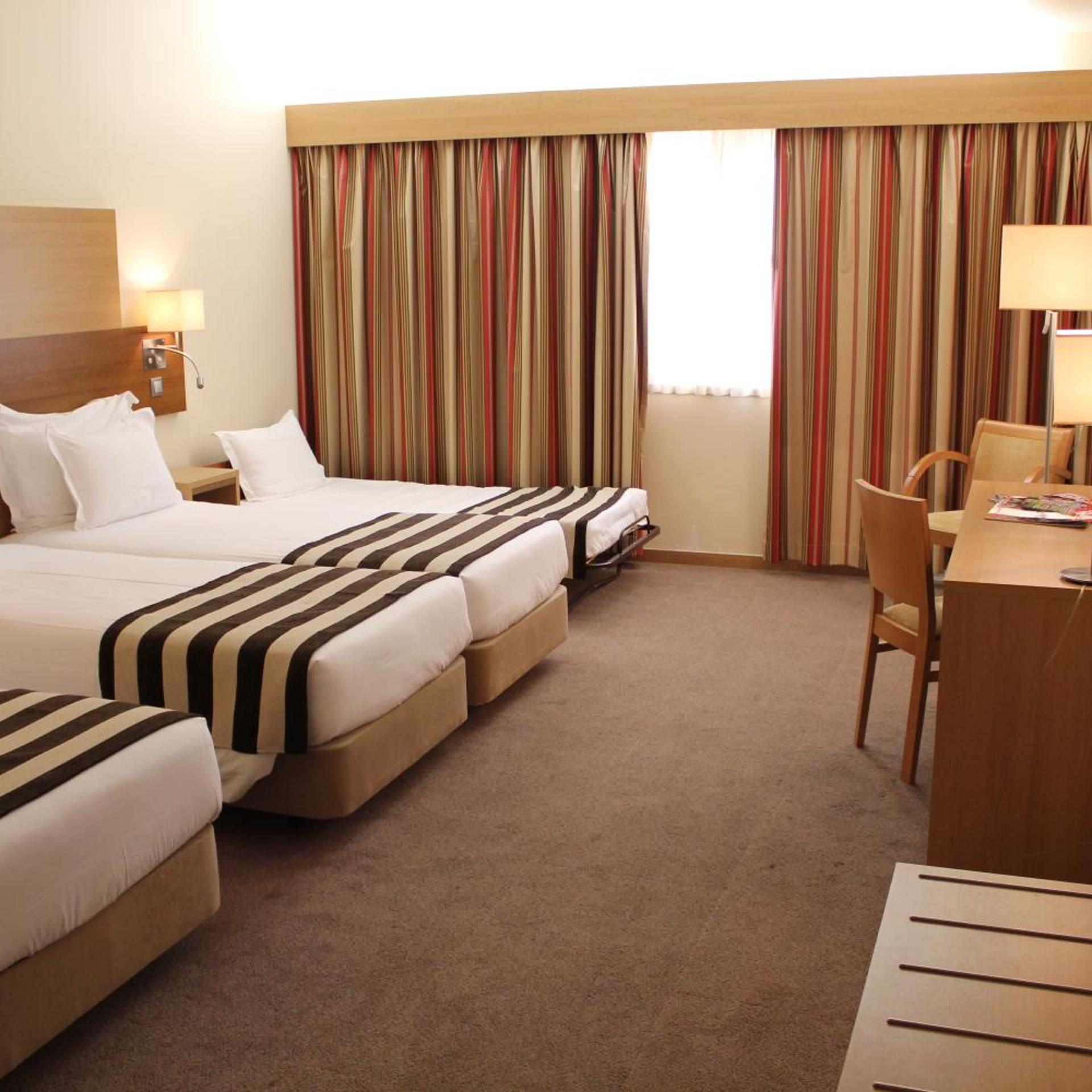 Deluxe, Double Bed