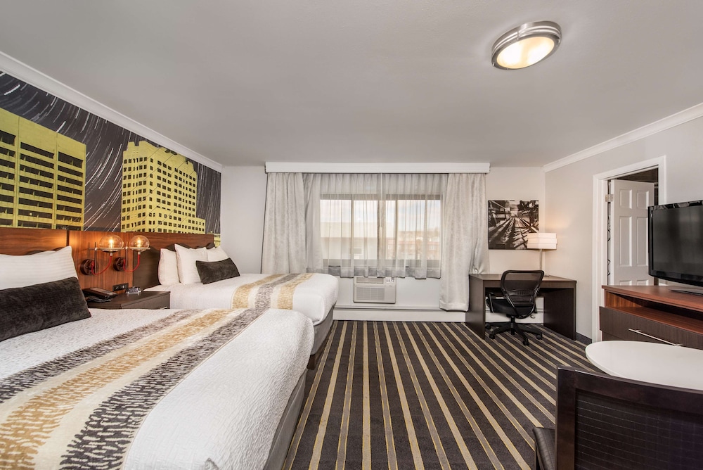 Best Western Plus Milwaukee West 25/45