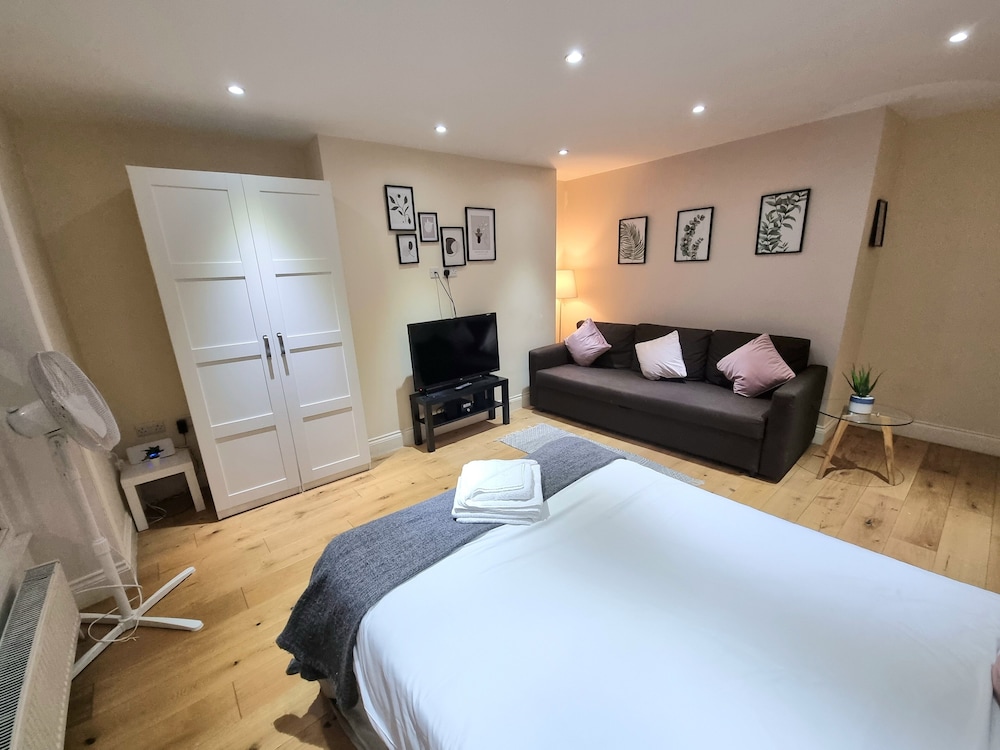 Urban Stay Oxford Gardens Apartments 23/50