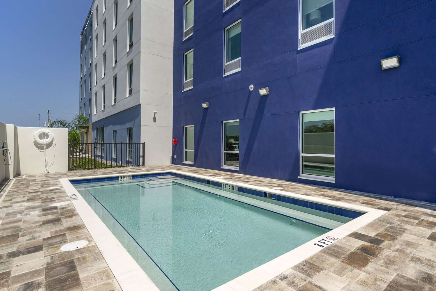 Comfort Inn & Suites New Port Richey Downtown District 37/39