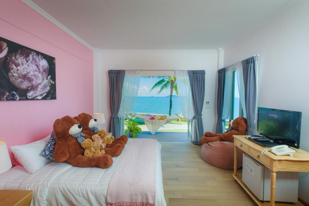 Room, King Bed, Beach Front
