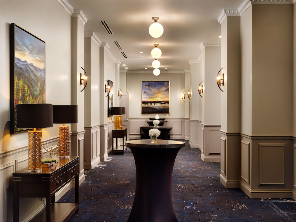 Hyatt Place Knoxville/Downtown 37/72