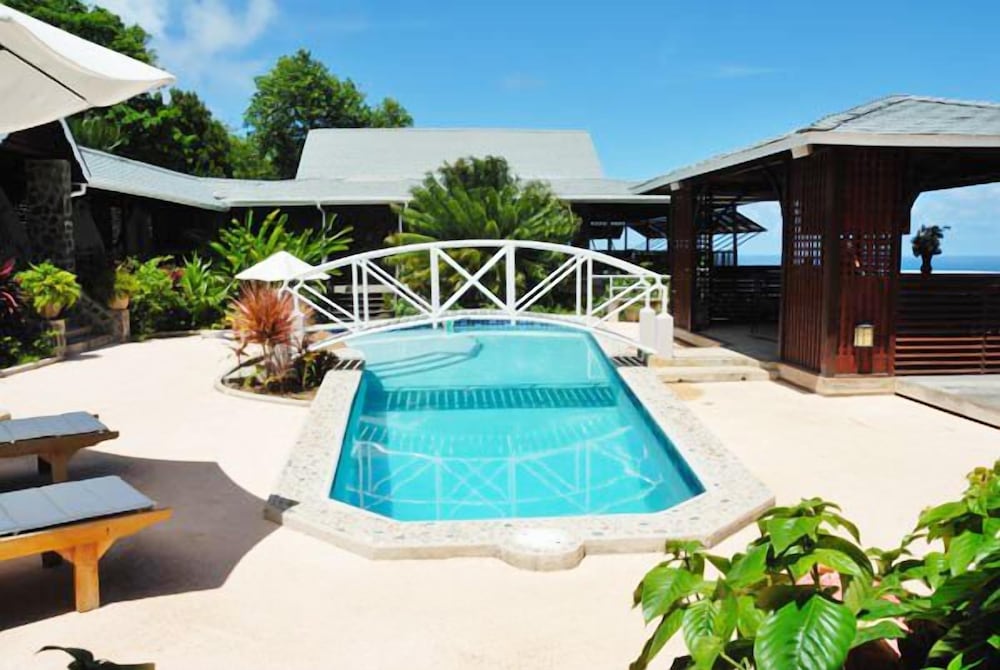 SPRING HOUSE BEQUIA 48/50