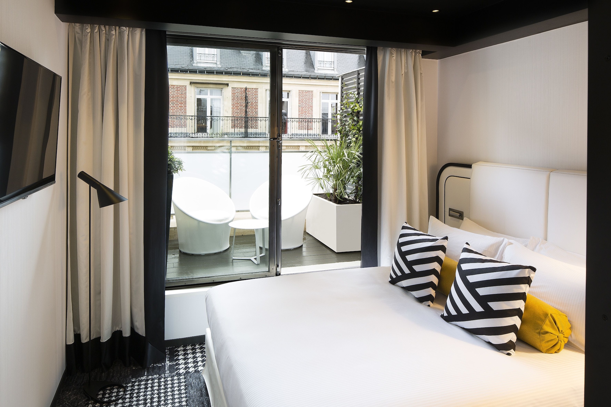 suite, terrace