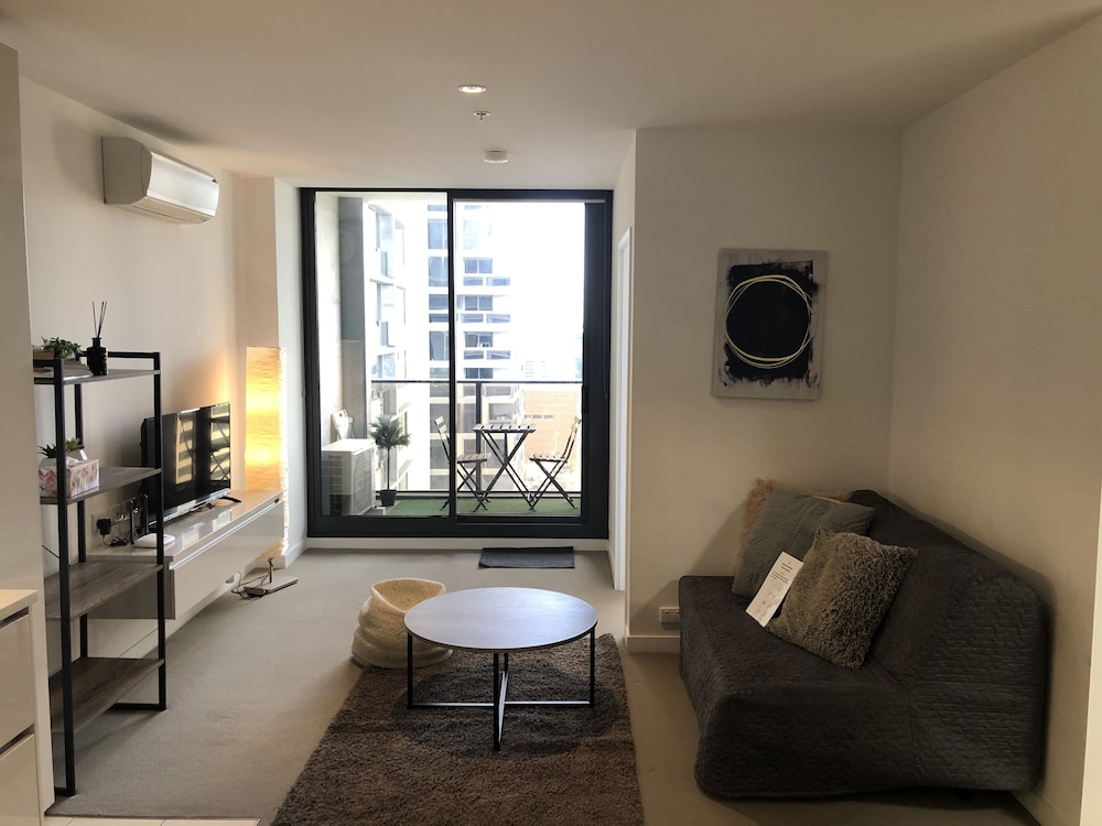 ReadySet Apartments at Upper West Side 32/53