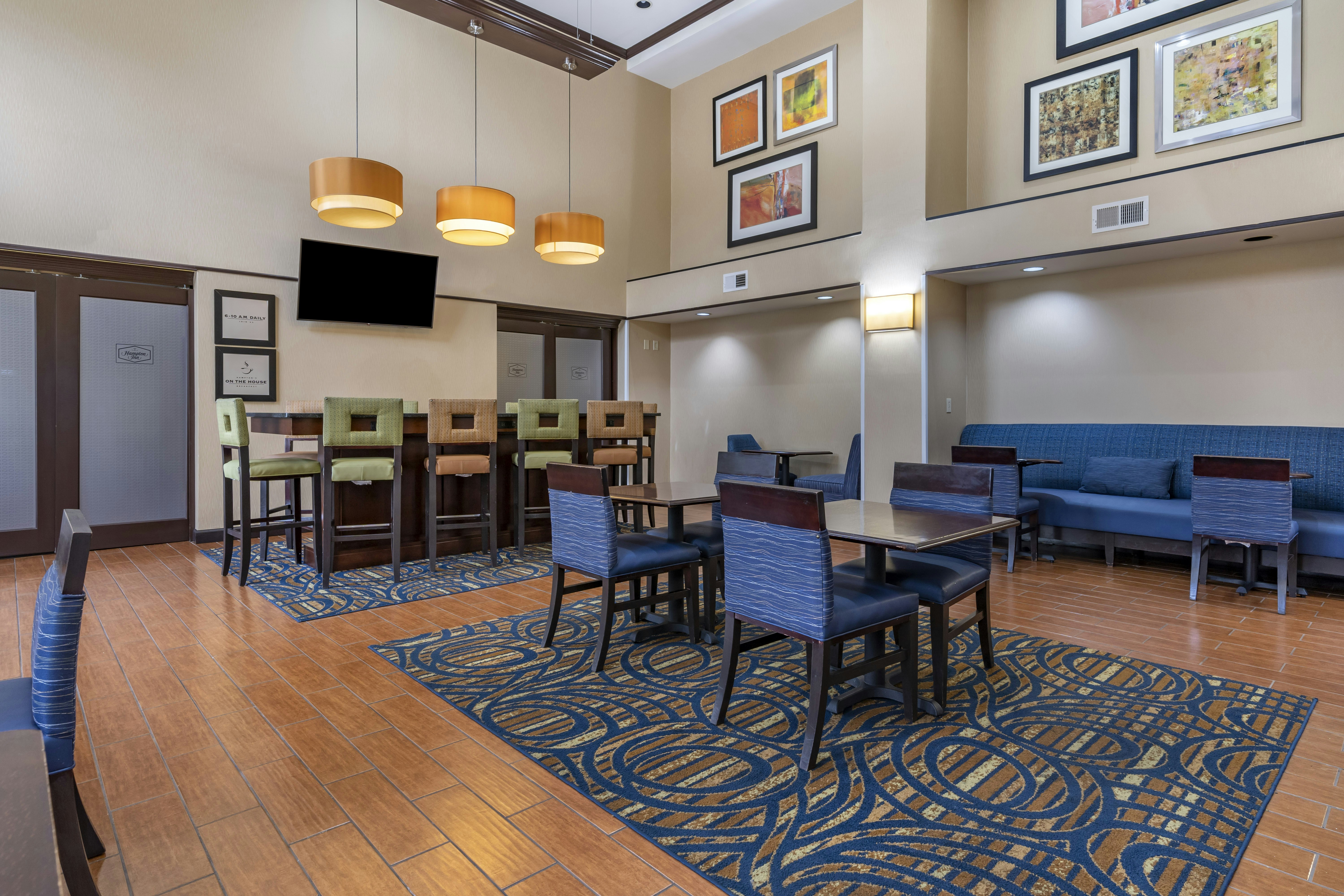 Hampton Inn Suites Louisville 34/46