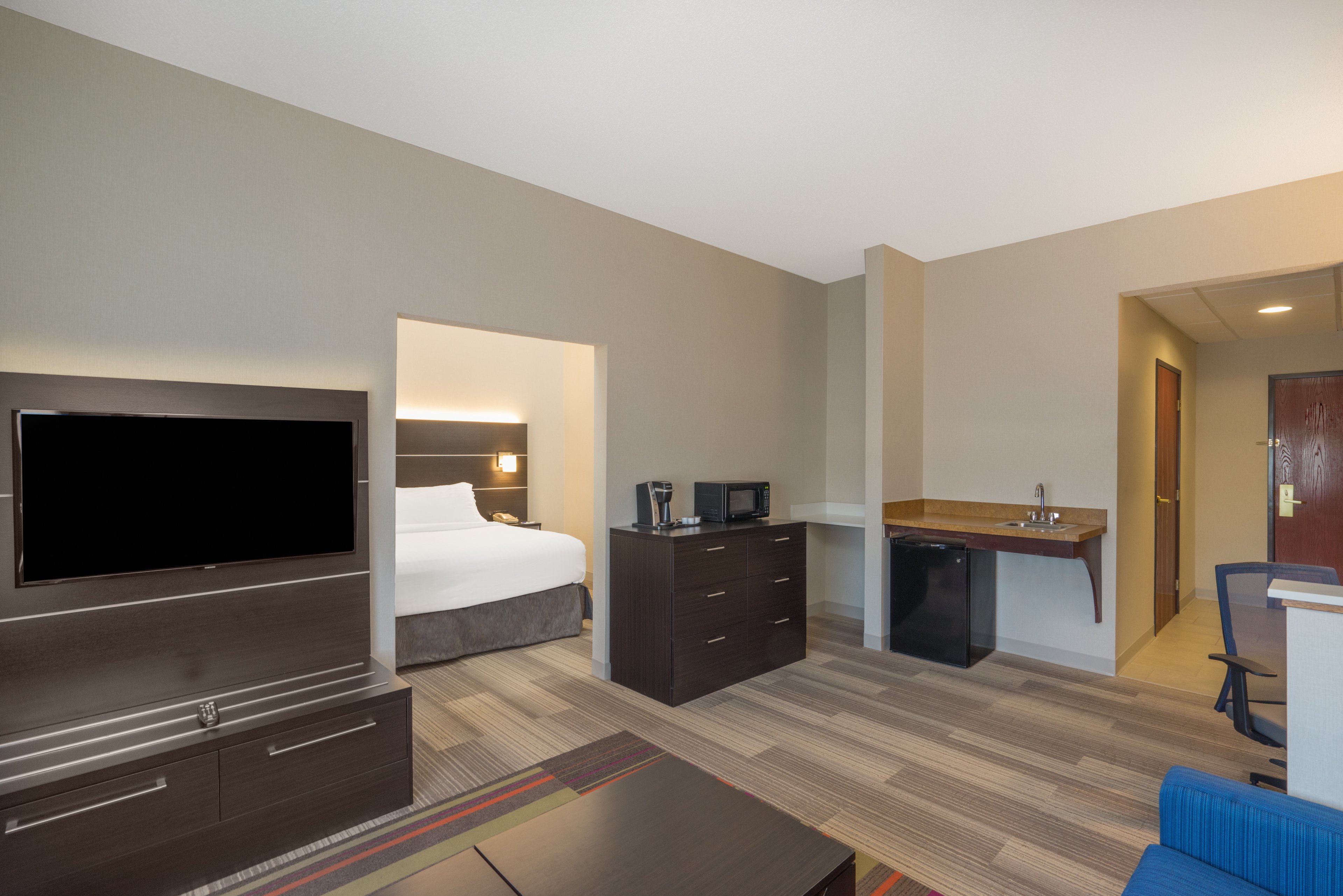 Holiday Inn Express Bloomsburg 33/74