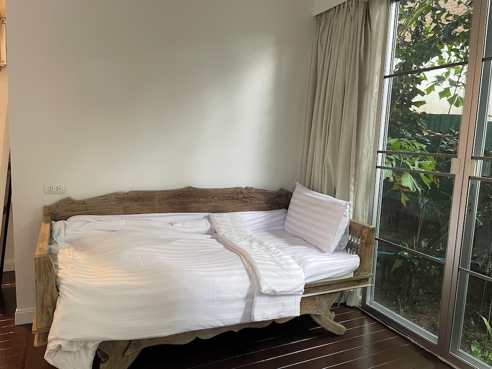 Standard, Triple, 1 Single and 2 Double Beds, Garden View