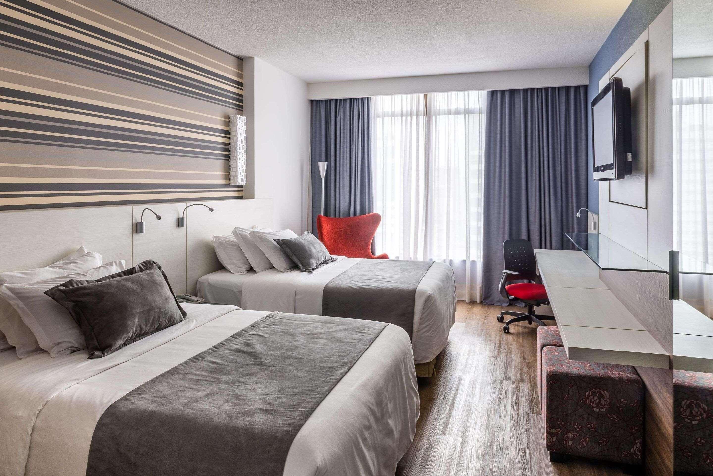 ROOM, 2 DOUBLE BEDS