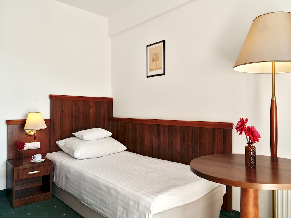 Hotel Edison 11/46