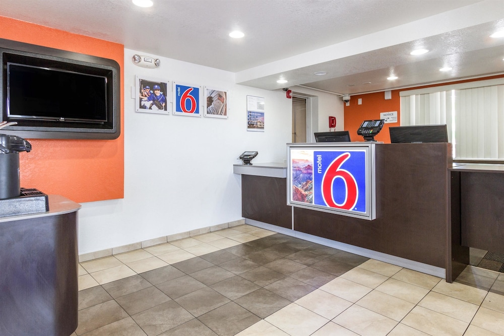 Motel6 Tempe, AZ – Phoenix Airport – Priest Dr 15/43