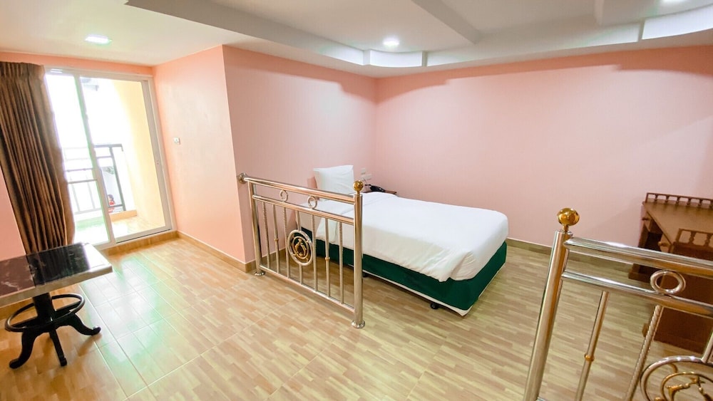 A.A. Pattaya Golden Beach Hotel 21/43