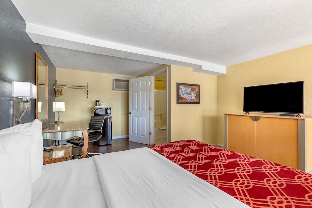 Econo Lodge Clovis 28/58