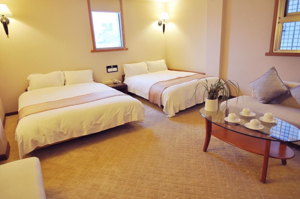 TIAN LONG HOTEL 16/69