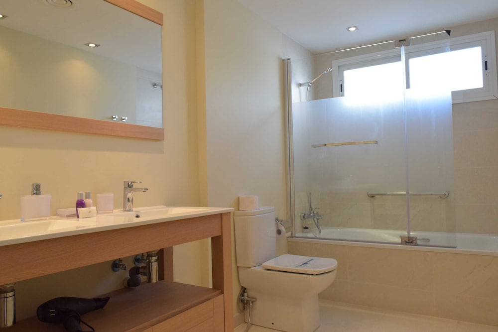 4 BEDROOMS, JASMINE, DELUXE, HOUSE