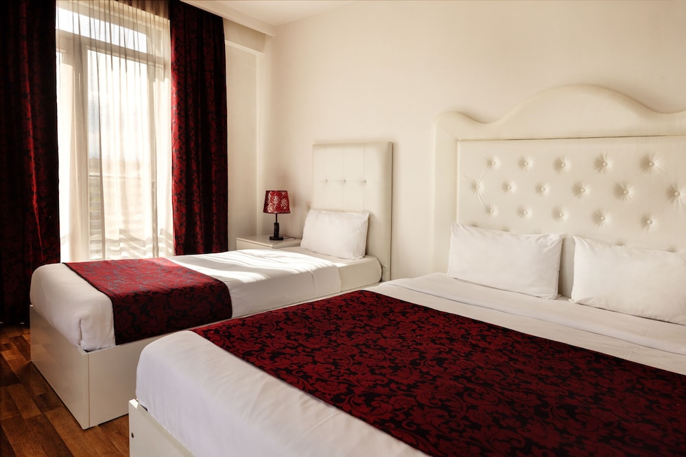 COMFORT, TRIPLE, 3 BEDS, CITY VIEW