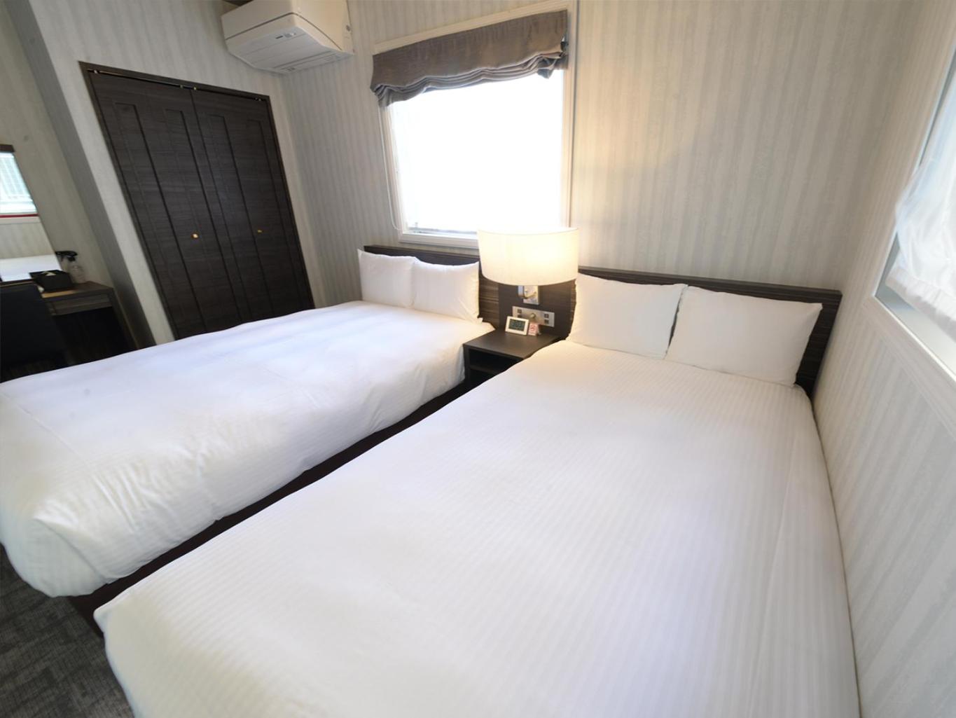 2 BEDROOMS, SUITE, KITCHEN