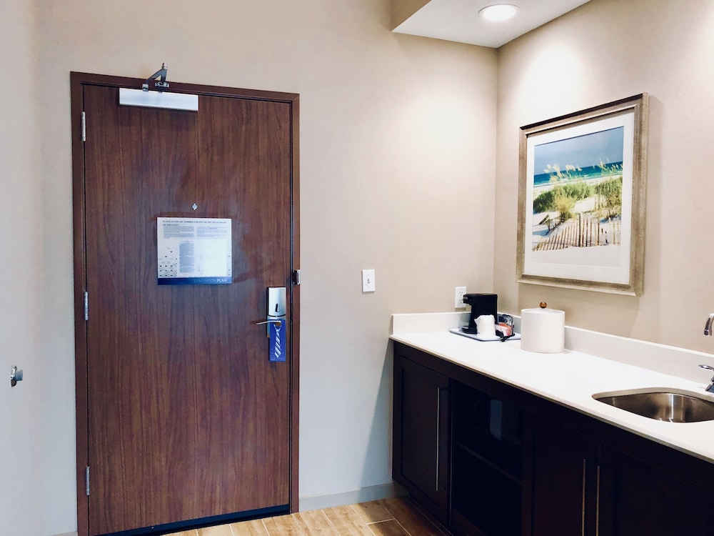 Hampton Inn and Suites Mary Esther Fort Walton Beach 12/40