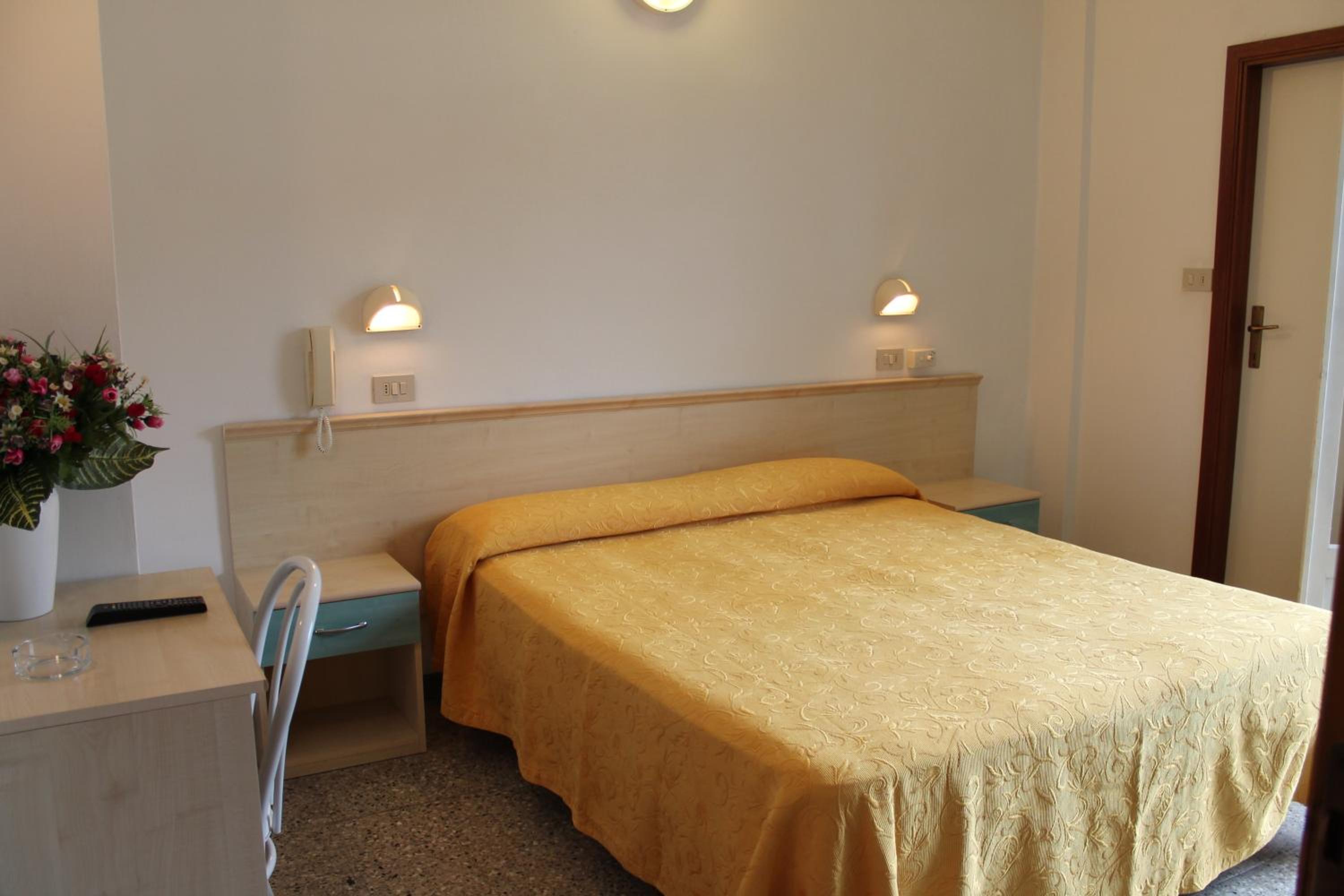 غرفة بسرير مزدوج أو سريرين منفصلين، Hotel Madrid 5/5