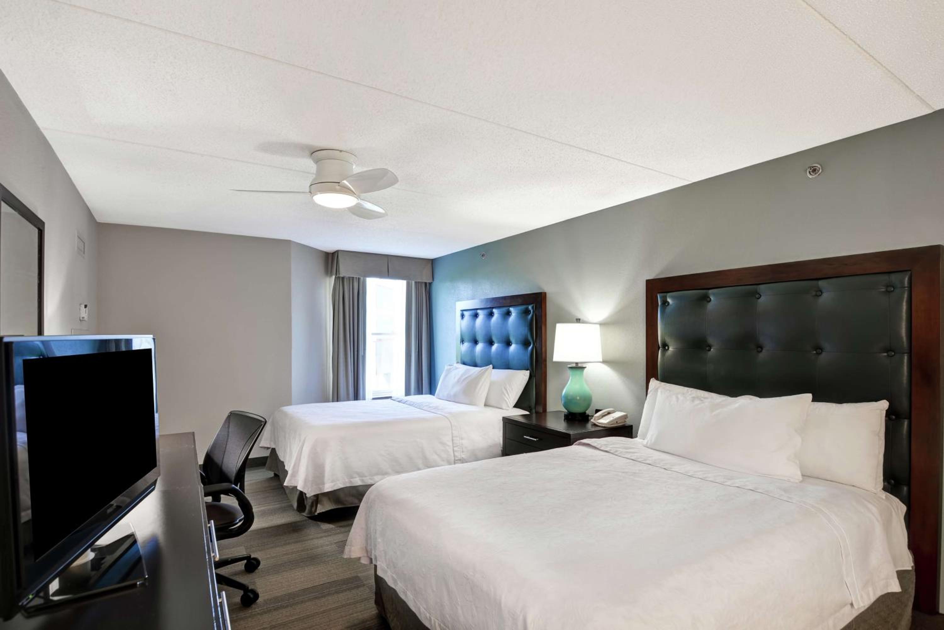 1 Bedroom, Suite, 2 Queen Beds, Sofa