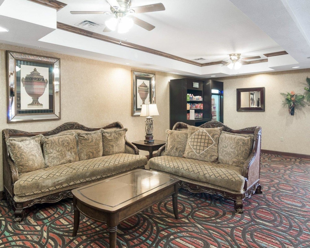 Quality Suites Midland North Loop 250 41/63