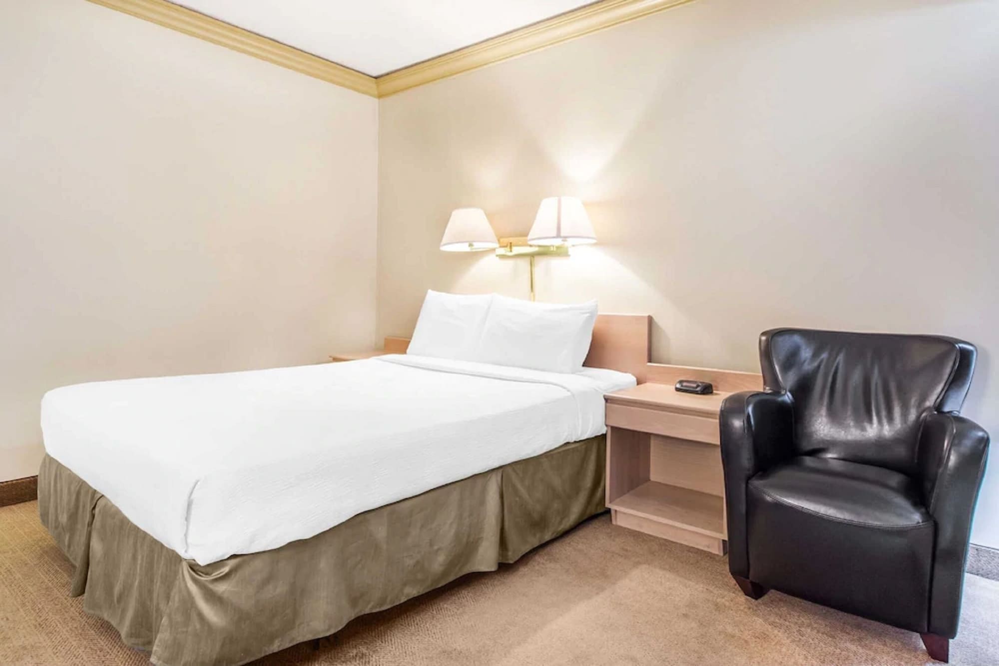 غرفة بسرير كينج، Travelodge by Wyndham Trois-Rivieres 8/10