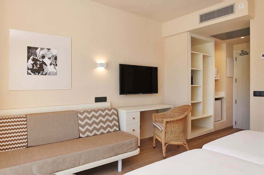 Protur Badia Park Aparthotel 29/40