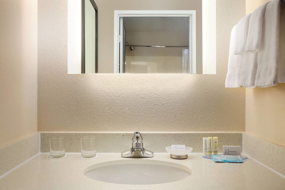 SpringHill Suites Phoenix North 15/28
