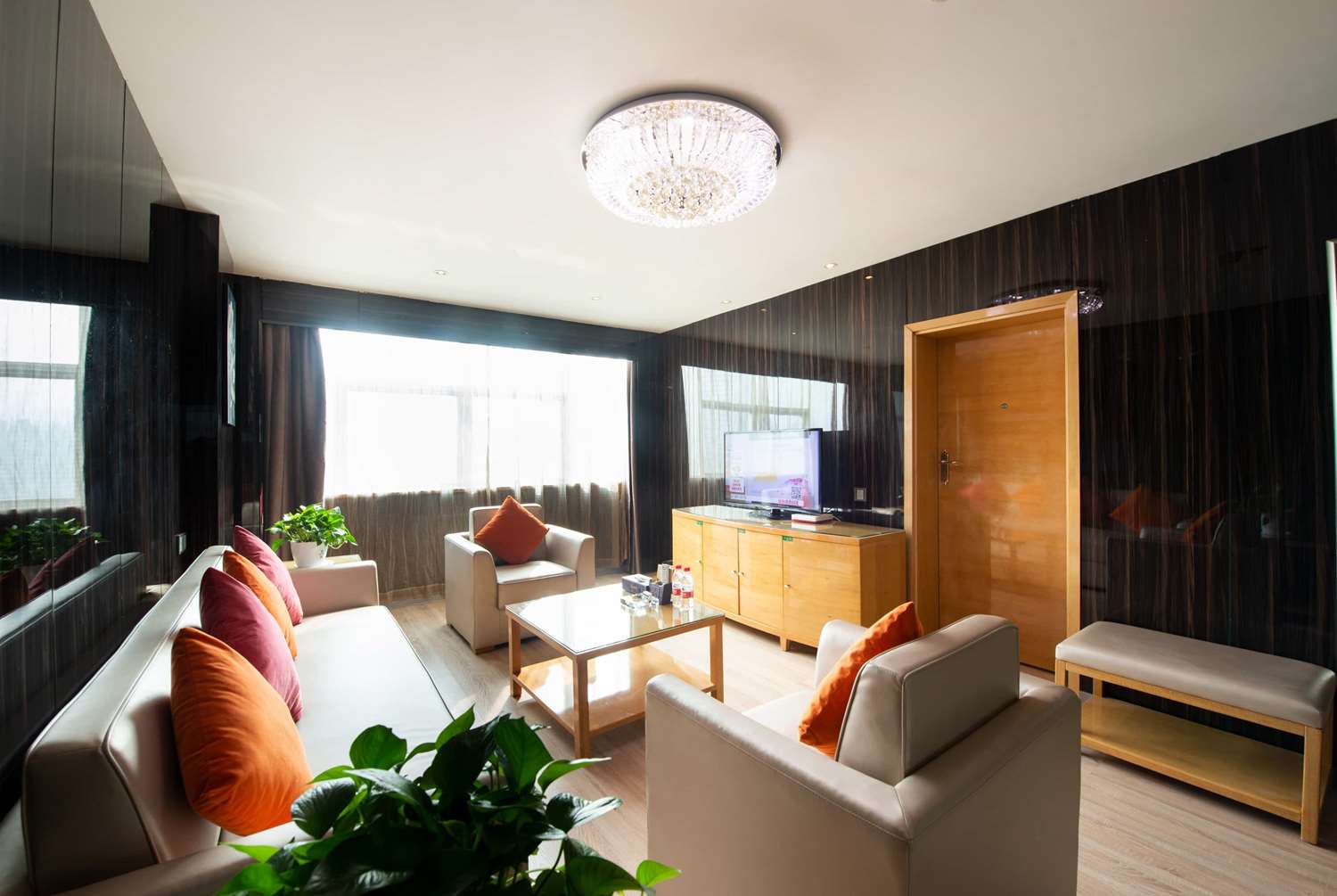 Ramada Encore by Wyndham Kaili West 7/15