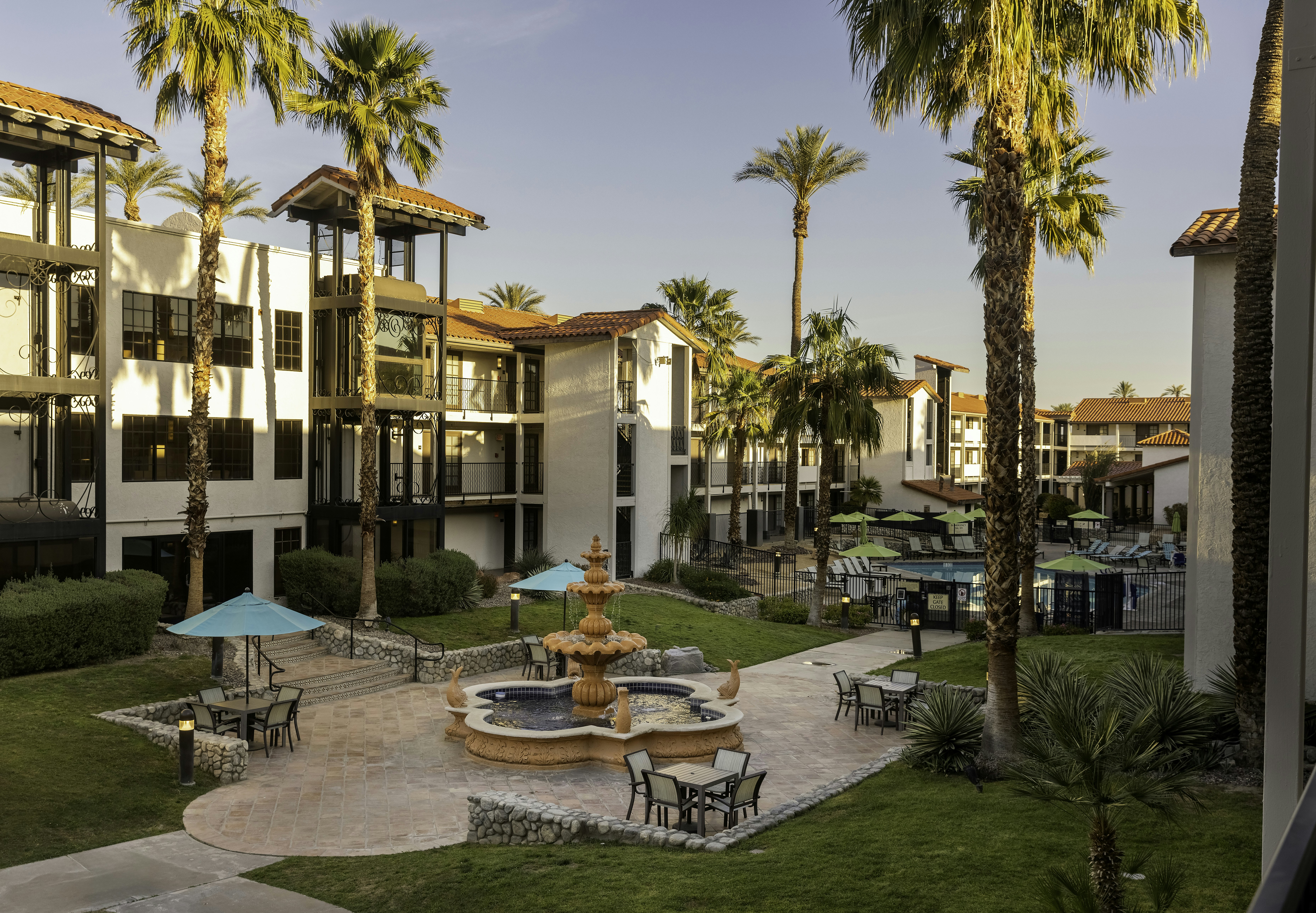 Embassy Suites Hotel Palm Desert 20/34