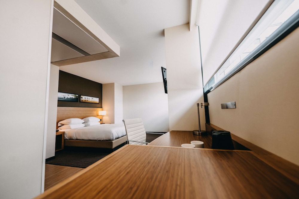 HYATT PLACE AMSTERDAM AIRPORT 8/66