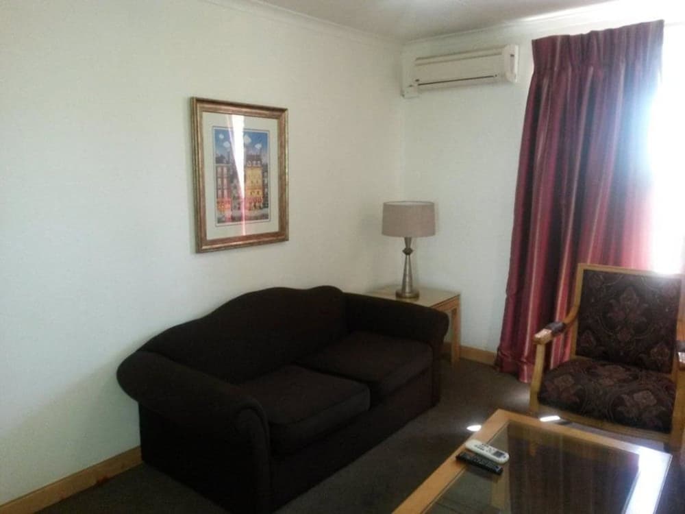 Airport Inn and Suites 24/47