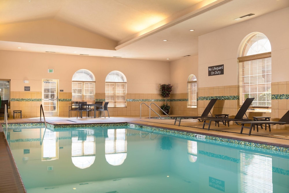 Residence Inn by Marriott Kansas City Airport 1/40