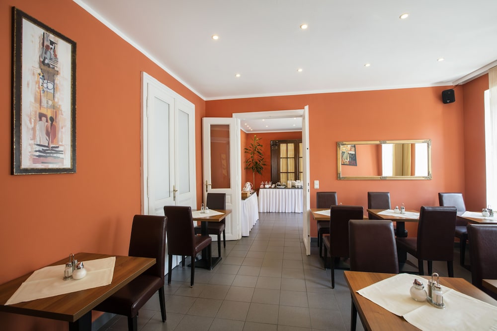 Hotel Hahn 34/43