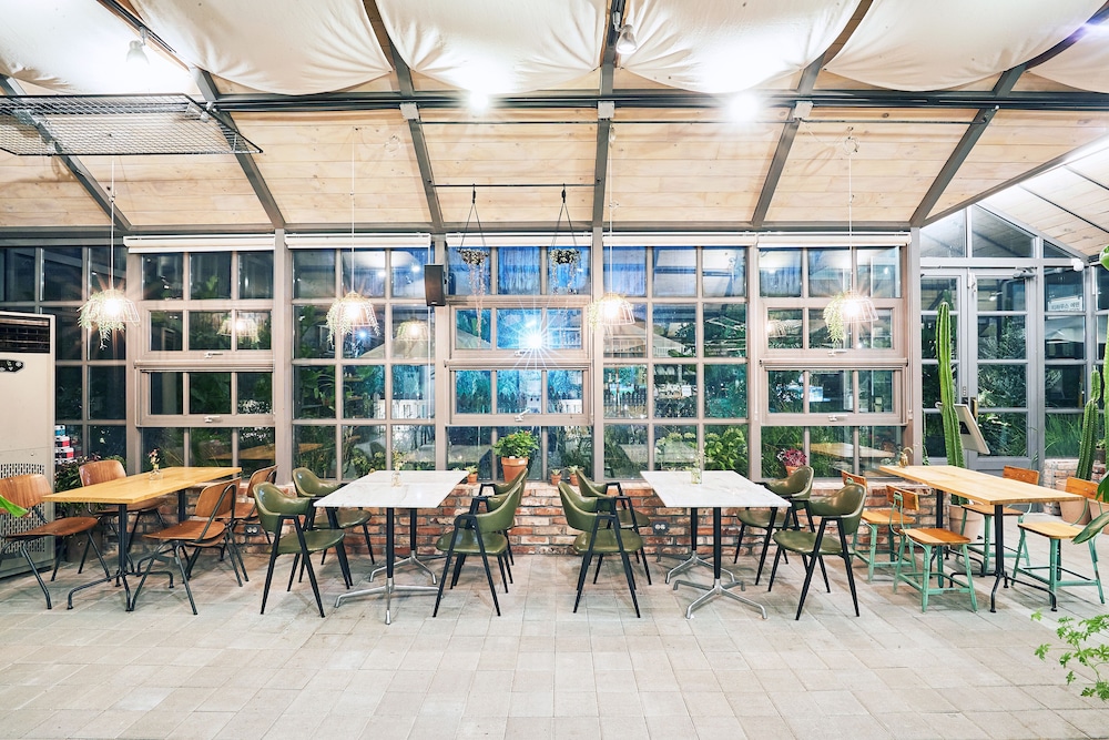 Eden Paradise Hotel 46/63