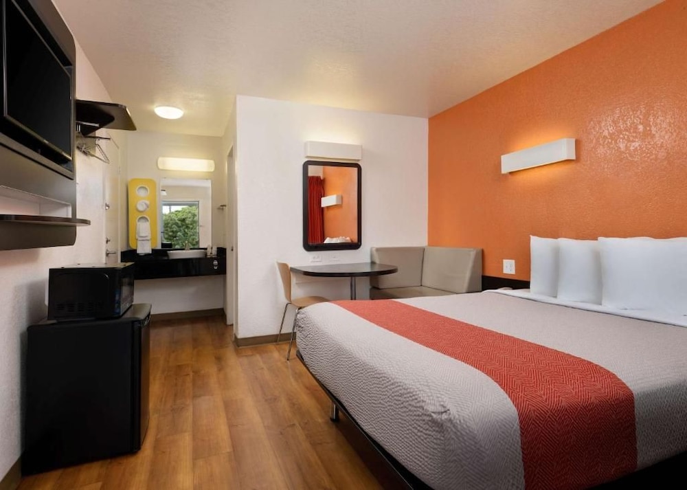 Motel6 Camarillo, CA 47/71