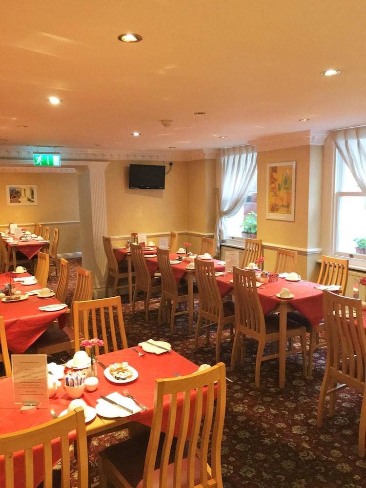 Hyde Park Radnor Hotel 31/40