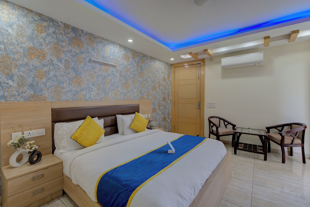 BlueNeck Sec 47 Near Medanta - The Medicity Gurugram 13/43