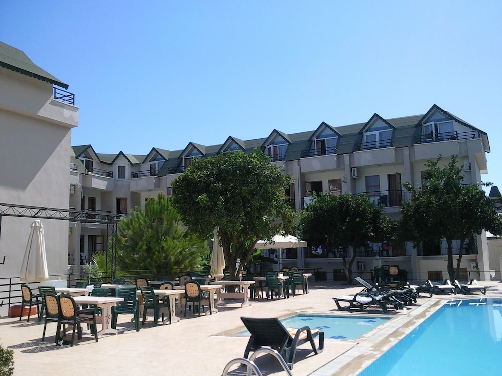 Ares Hotels 29/33